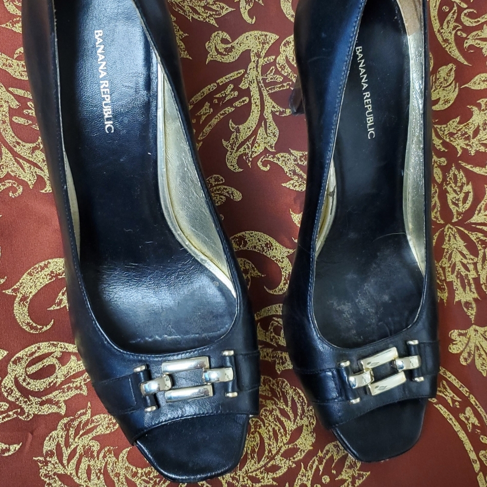 Womens Black Open Toe Pumps Banana Republic